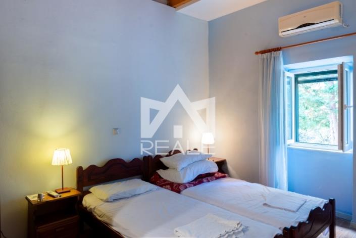 Image No.9-3 Bed House for sale