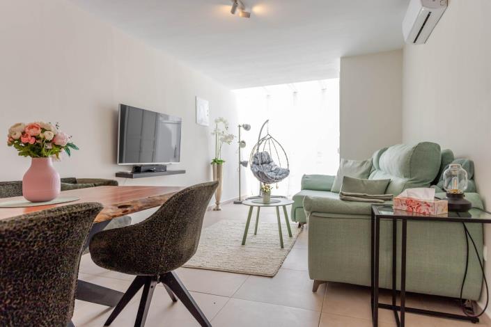 Image No.7-2 Bed Townhouse for sale