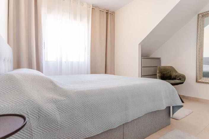 Image No.14-2 Bed Townhouse for sale