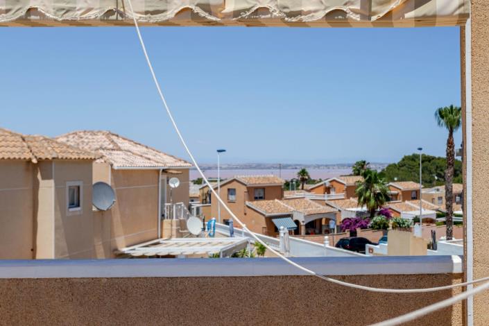 Image No.20-2 Bed Townhouse for sale