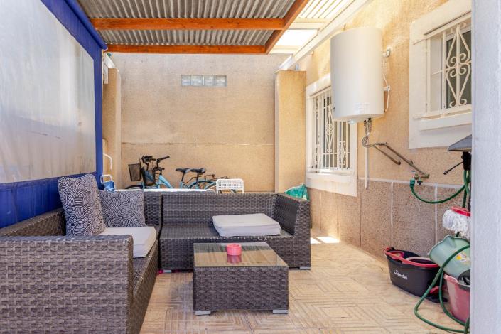 Image No.27-2 Bed Townhouse for sale