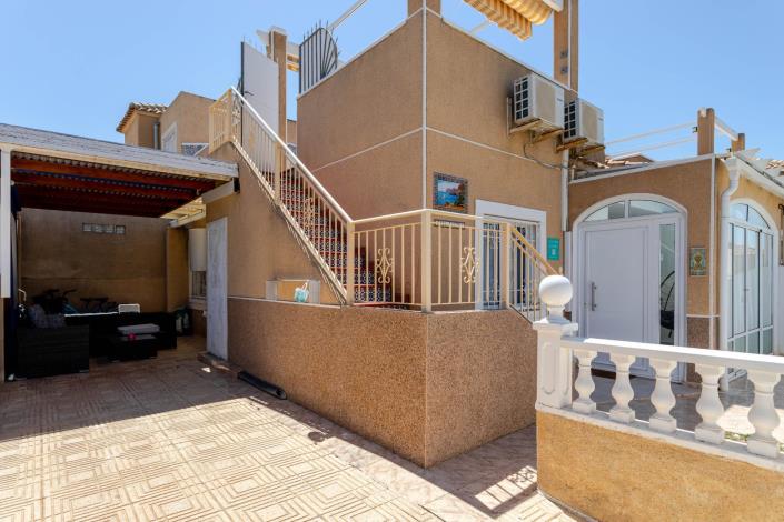 Image No.32-2 Bed Townhouse for sale