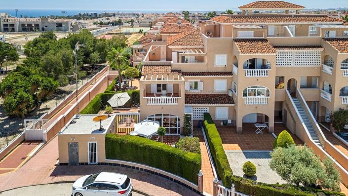 Image No.4-3 Bed Townhouse for sale