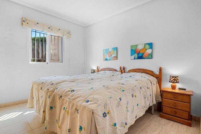 Image No.12-3 Bed Townhouse for sale