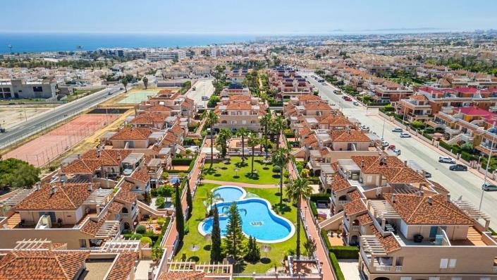 Image No.33-3 Bed Townhouse for sale