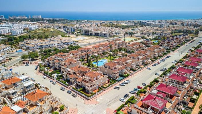 Image No.40-3 Bed Townhouse for sale