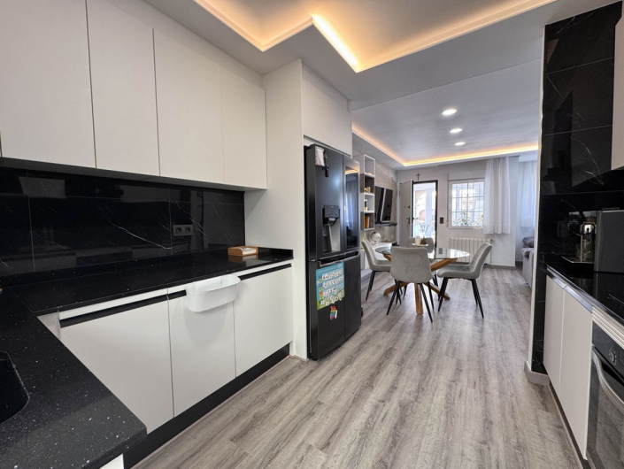 Image No.3-3 Bed Townhouse for sale