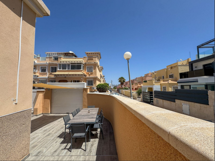 Image No.38-3 Bed Townhouse for sale