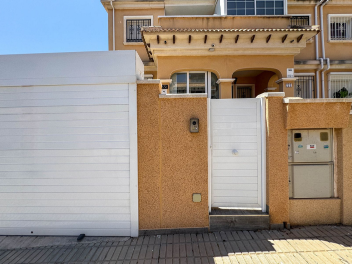 Image No.41-3 Bed Townhouse for sale