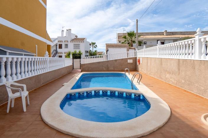 Image No.4-2 Bed Bungalow for sale