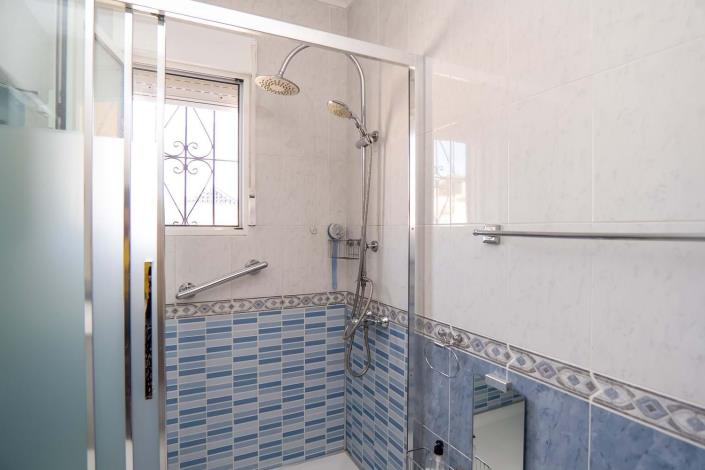 Image No.12-2 Bed Bungalow for sale