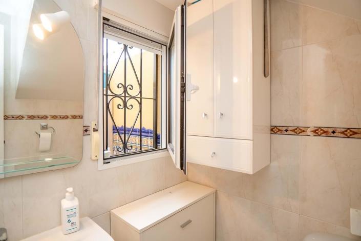 Image No.15-2 Bed Bungalow for sale