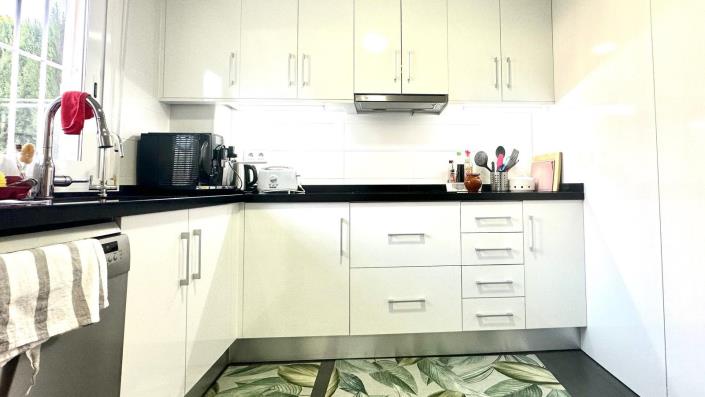 Image No.8-3 Bed Townhouse for sale