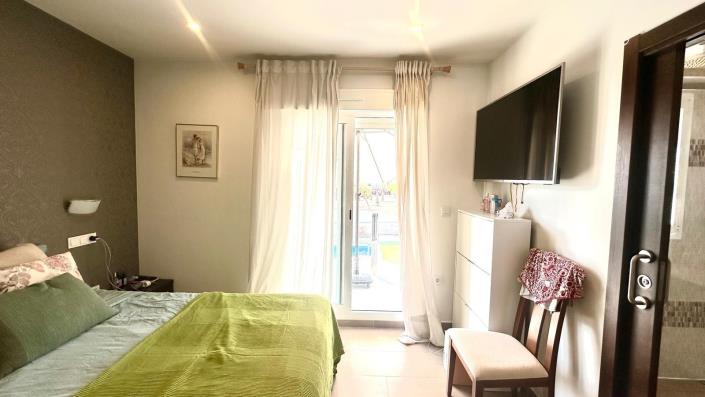 Image No.30-3 Bed Townhouse for sale