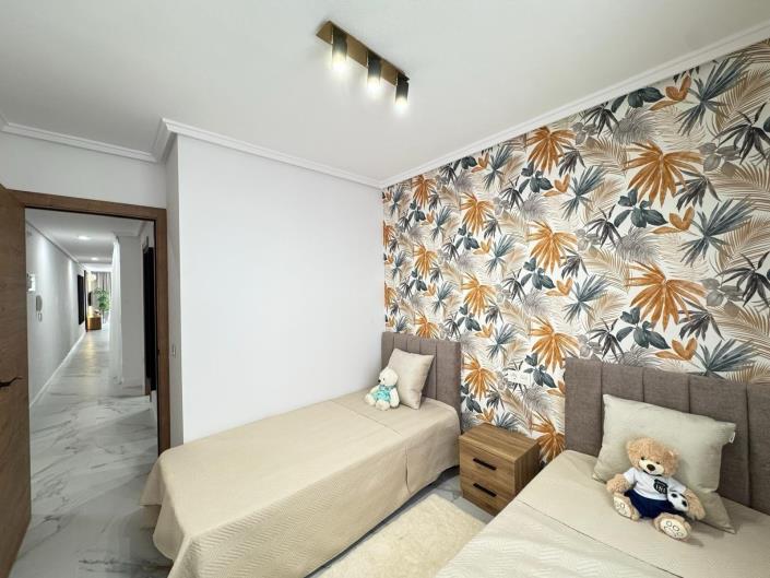 Image No.25-4 Bed Apartment for sale