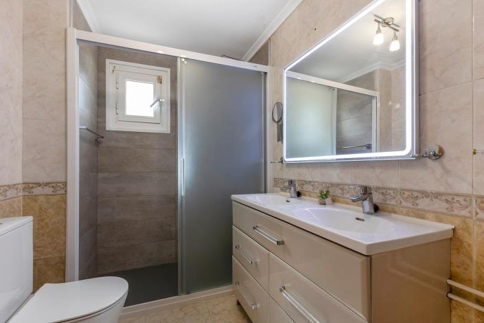 Image No.25-5 Bed Villa for sale