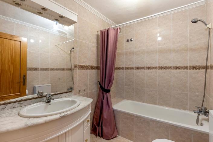 Image No.48-5 Bed Villa for sale