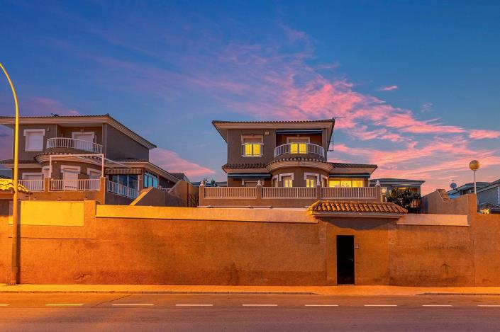 Image No.52-5 Bed Villa for sale