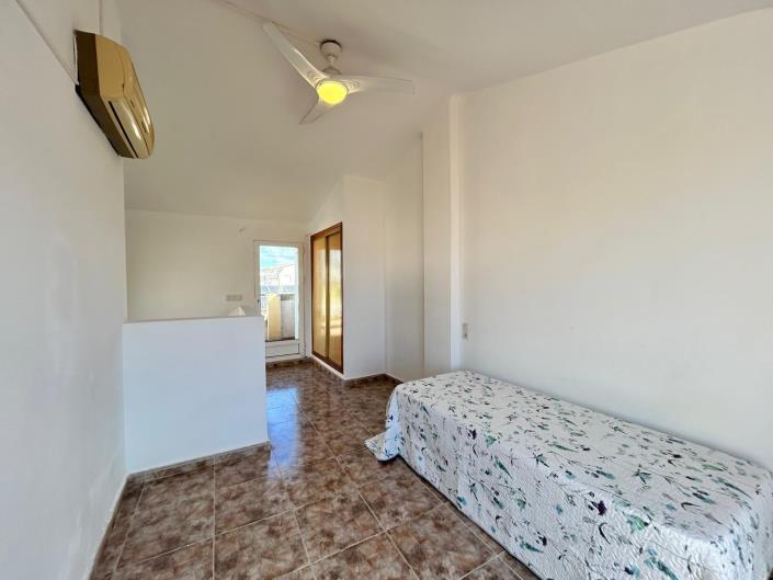 Image No.15-3 Bed Townhouse for sale