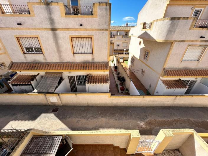 Image No.28-3 Bed Townhouse for sale