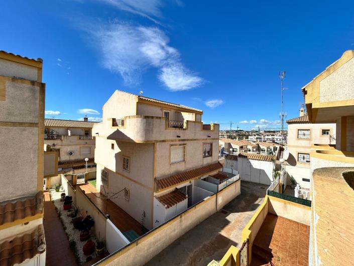 Image No.29-3 Bed Townhouse for sale