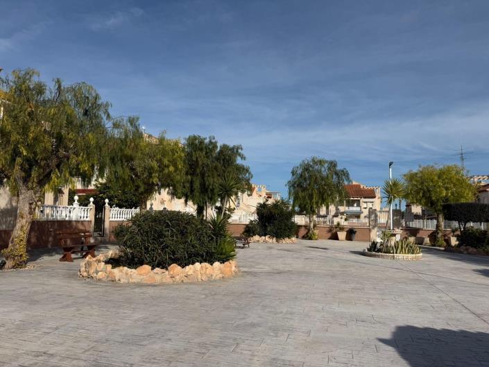 Image No.15-2 Bed Bungalow for sale