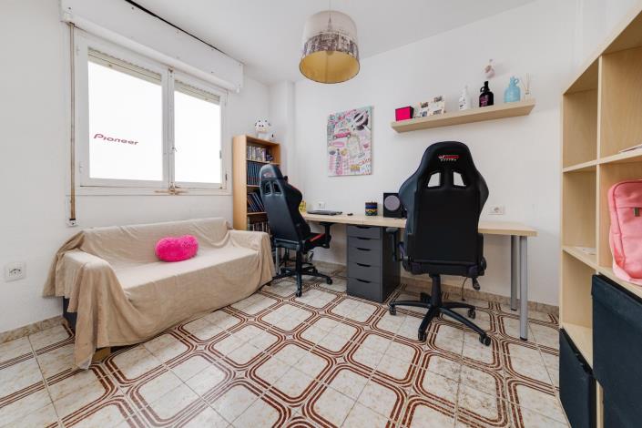 Image No.21-3 Bed Apartment for sale