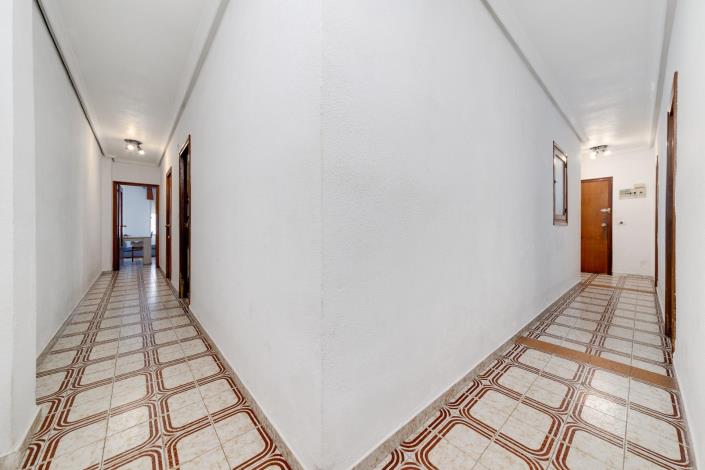 Image No.25-3 Bed Apartment for sale