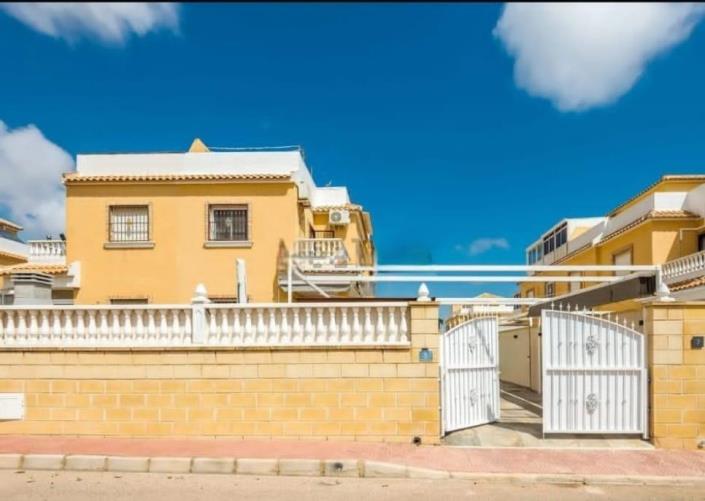 Image No.20-5 Bed Villa for sale