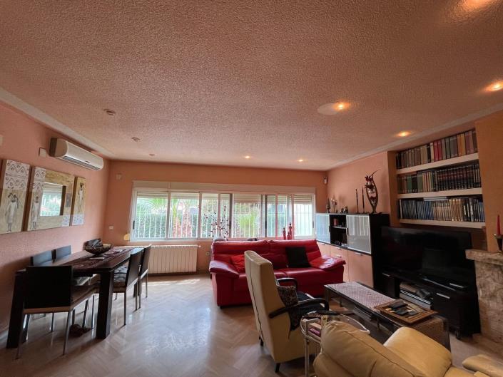 Image No.2-5 Bed Villa for sale