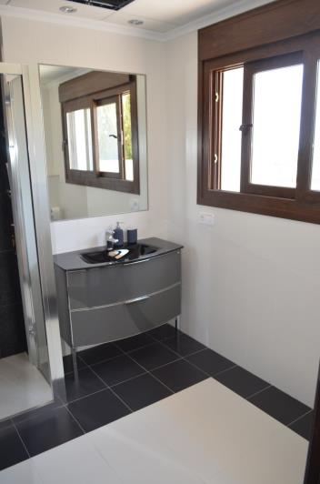 Image No.10-4 Bed Villa for sale