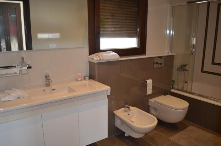 Image No.25-4 Bed Villa for sale