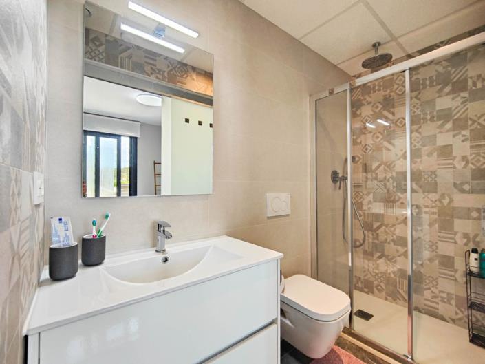 Image No.29-2 Bed Apartment for sale