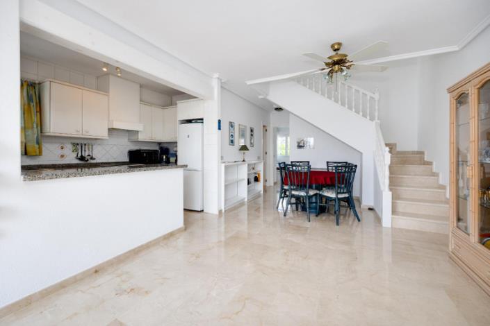 Image No.20-3 Bed Townhouse for sale