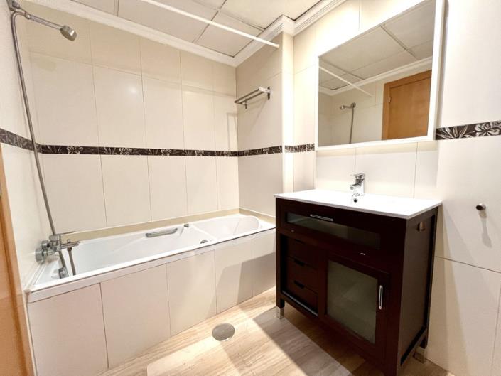 Image No.14-4 Bed Apartment for sale