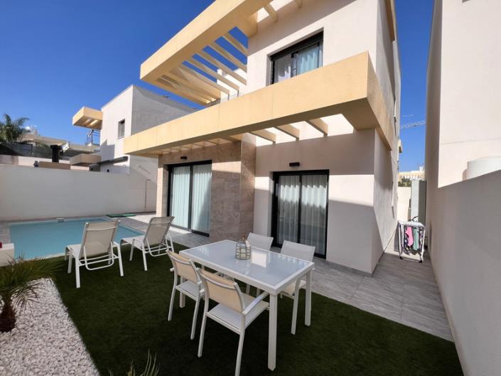 Image No.3-3 Bed Villa for sale