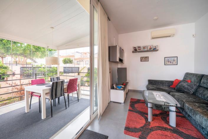 Image No.8-2 Bed Villa for sale