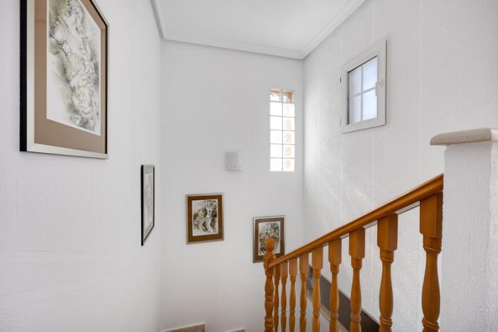 Image No.23-3 Bed Villa / Detached for sale