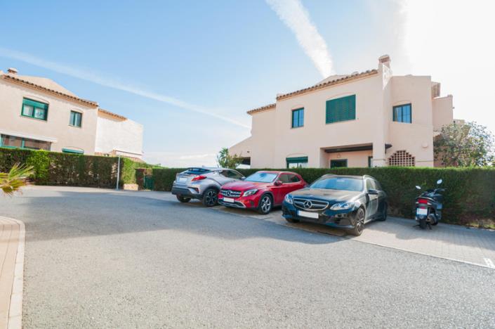 Image No.26-2 Bed Townhouse for sale