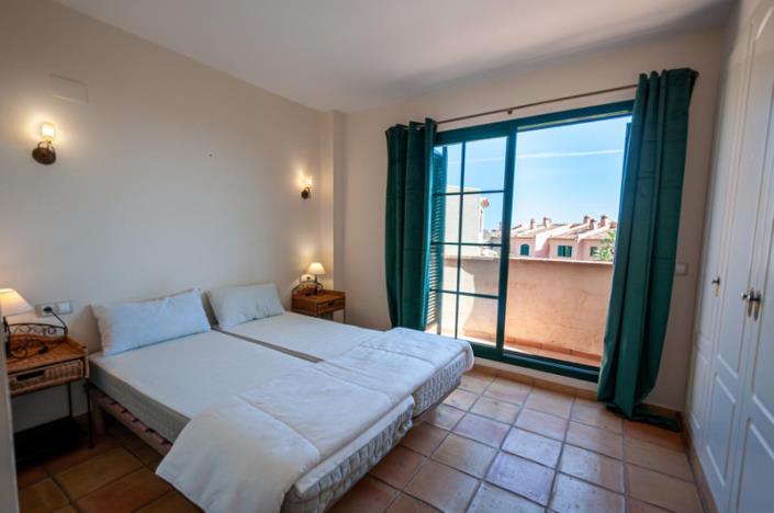 Image No.16-2 Bed Townhouse for sale