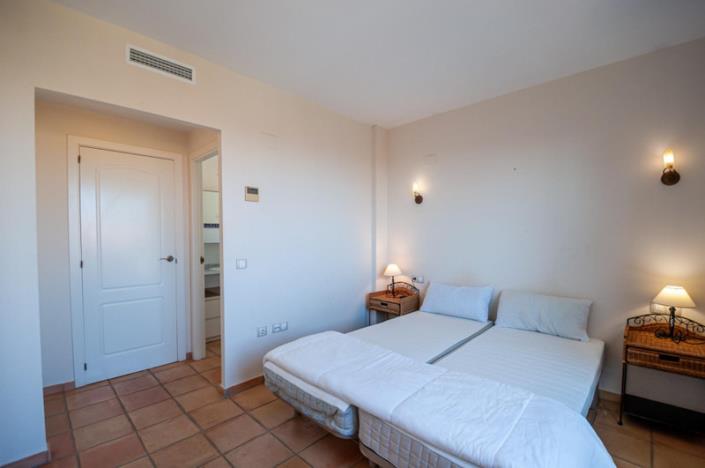 Image No.17-2 Bed Townhouse for sale