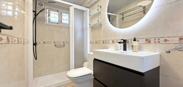 Image No.15-2 Bed Bungalow for sale