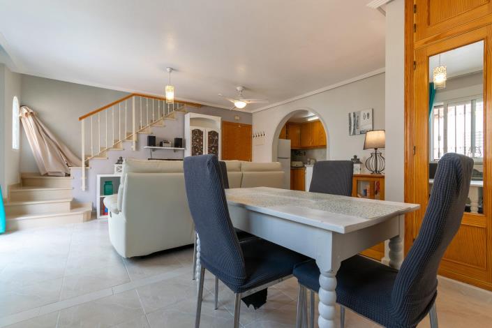 Image No.9-2 Bed Townhouse for sale