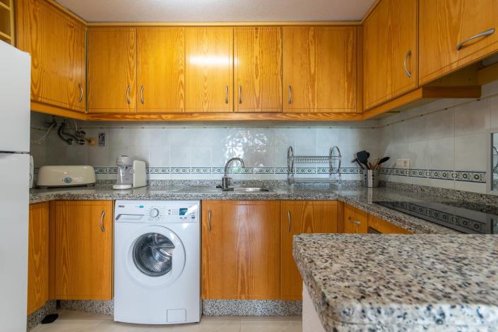 Image No.13-2 Bed Townhouse for sale