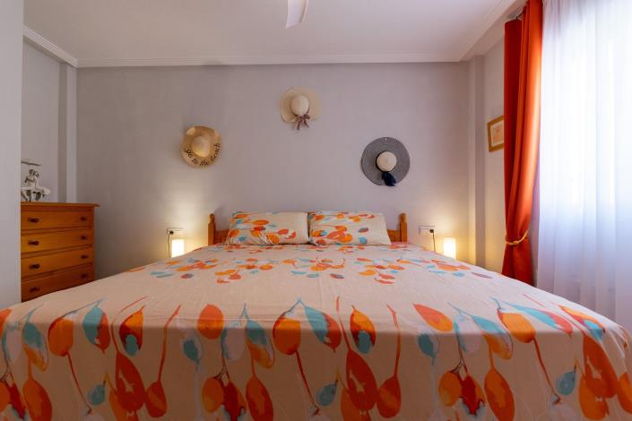 Image No.16-2 Bed Townhouse for sale