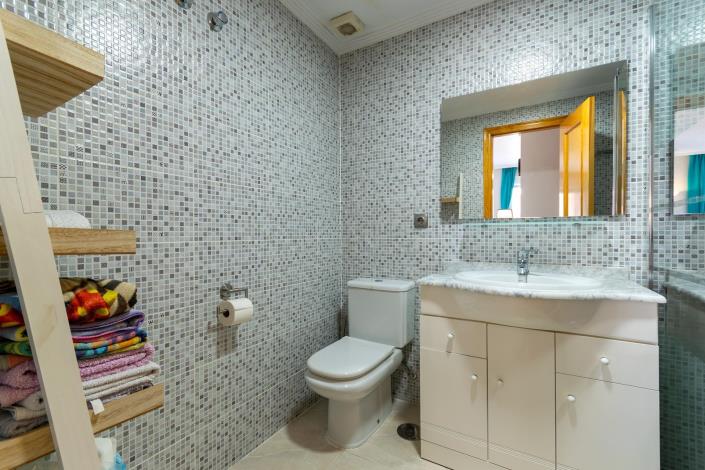 Image No.20-2 Bed Townhouse for sale