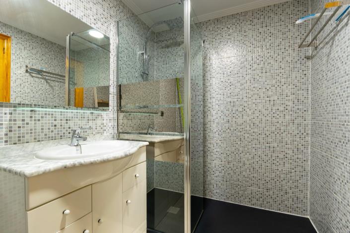 Image No.21-2 Bed Townhouse for sale