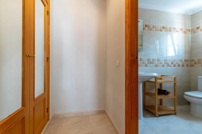 Image No.29-2 Bed Townhouse for sale