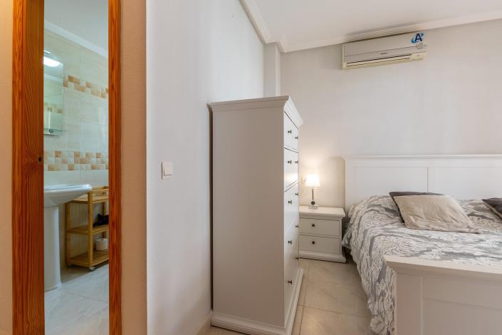 Image No.31-2 Bed Townhouse for sale