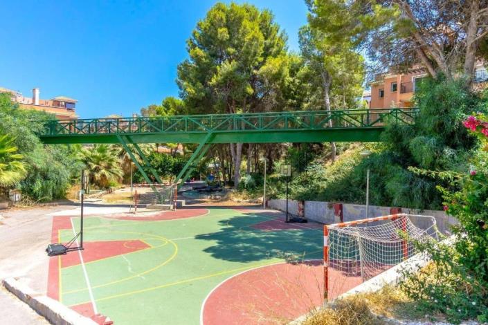 Image No.42-2 Bed Townhouse for sale